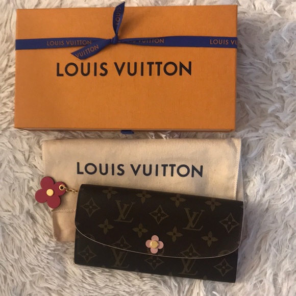 Louis Vuitton Handbags - Louis Vuitton emillie mono bloom flower wallet